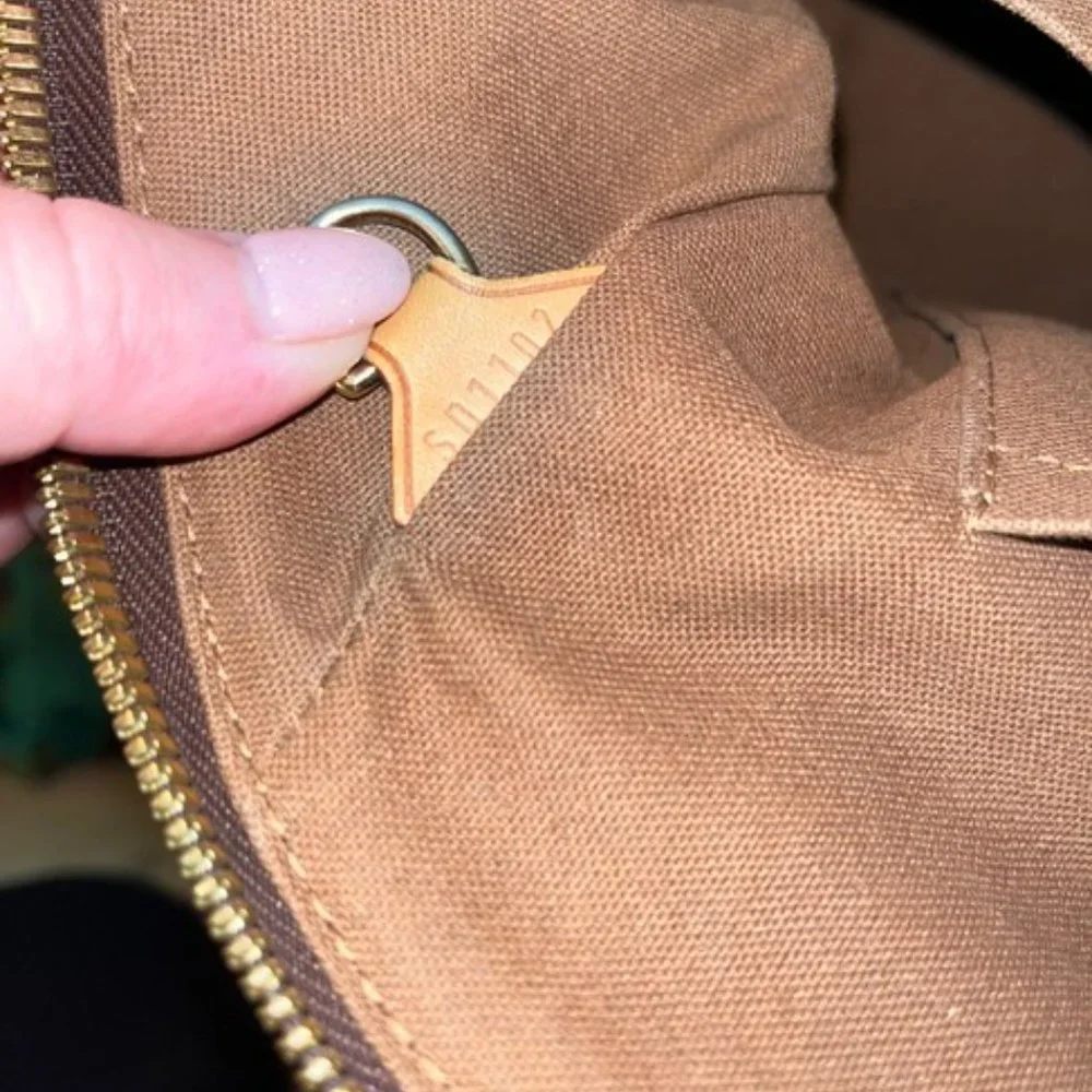 Louis Vuitton Tivoli Gm Brown Leather Hobo Bag